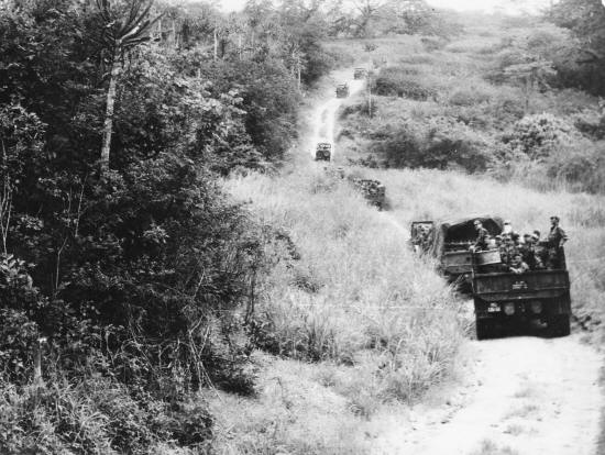 005-beirabaixacaminhonamb.jpg (1124498 bytes)