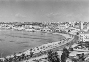 097-luanda-baia.jpg (283799 bytes)