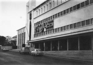 108-luanda-cinema-restauracao.jpg (249878 bytes)