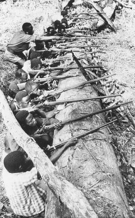 International-Press-Angola-1961-004-frente-AP.jpg (692871 bytes)