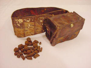 musket_ammo_and_pouch_detail.jpg (39605 bytes)
